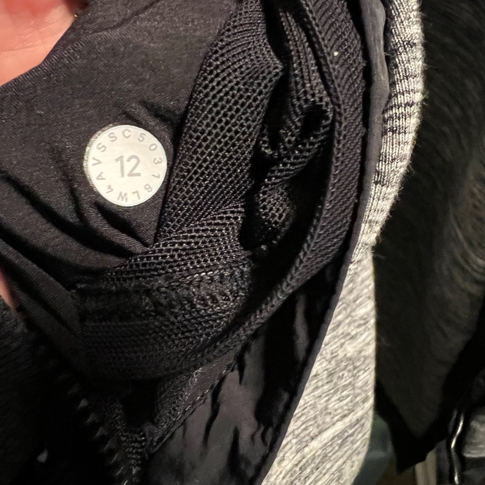 Lululemon Pick Your Path Hooded Jacket Gray Black Size 12 - Picture 16 of 16